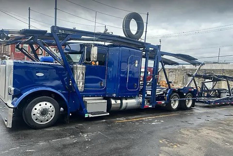 2020 Peterbilt 389 w/ 2020 Cottrell CX-09LS3 in Other in Kingston - Image 2