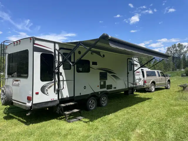 Coleman 260RL 30' Travel Trailer with pristine interior in Travel Trailers & Campers in Revelstoke - Image 3