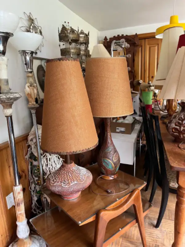 Beautiful MCM Lamp 1970 lampe vintage in Indoor Lighting & Fans in City of Montréal - Image 3