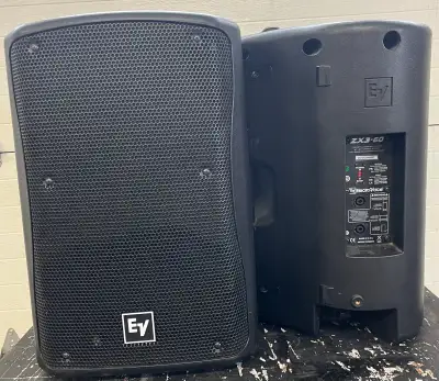Electro Voice ZX3/60/90 Two way passive 12” Speakers with Neodymium horn. Very good sounding full ra...