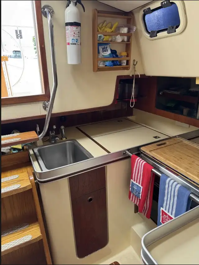 CS 33 Voilier / Sailboat Superb Condition! in Sailboats in City of Montréal - Image 10