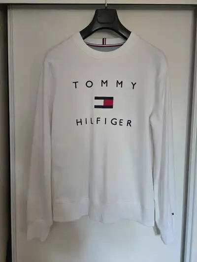 Brand New Tommy Hilfiger Men's Crewneck Sweatshirt (L), View more