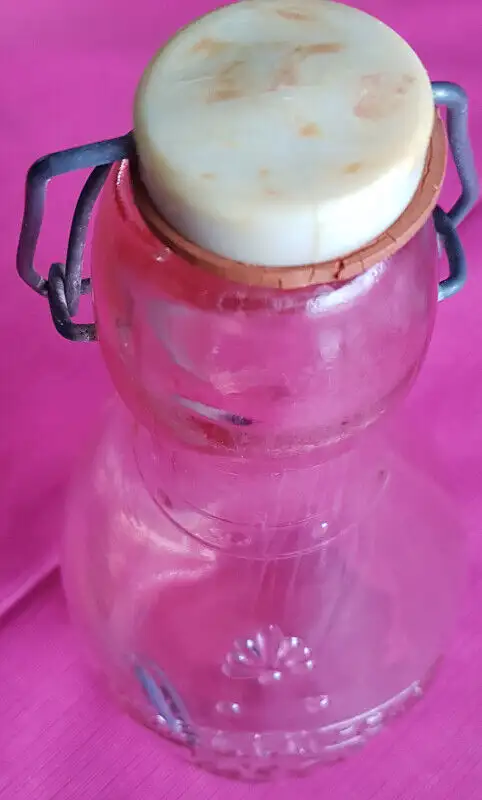 VINTAGE ABSOLUTELY PURE MILK BOTTLE (Made in Italy) in Arts & Collectibles in Laval / North Shore - Image 10