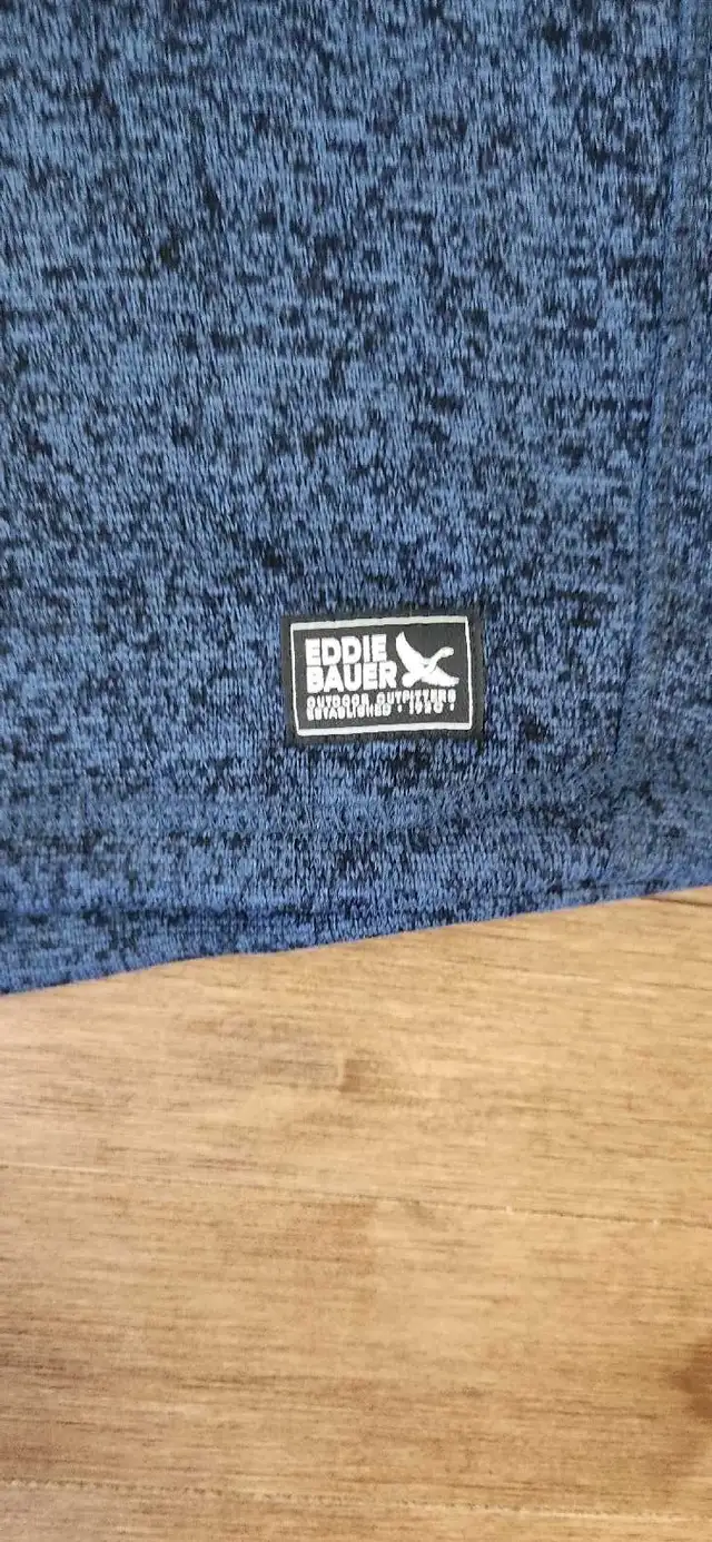 Eddie Bauer Quarter Zip in Men's in Ottawa - Image 3