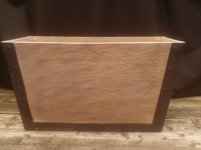 Southern Patio Crate Planter 24 x 14 in Patio & Garden Furniture in Mississauga / Peel Region - Image 4
