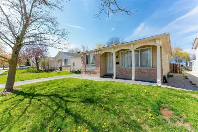 Available in Waterloo: furnished private 3-bedroom upper unit in a detached house. Entire upper floo...