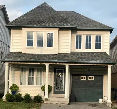Spacious & Bright Upper Unit for Rent (North Oshawa/Male Tenant)