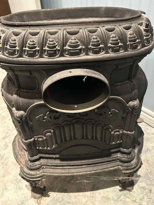 Antique cast iron parlour stove in Stoves, Ovens & Ranges in Dartmouth - Image 6