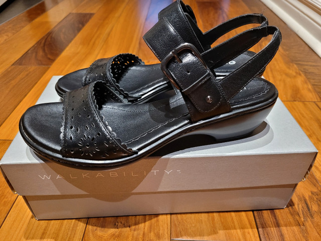 NEW Rockport leather sandals/RockportNouvelles sandales en cuir dans Femmes - Chaussures  à Ville de Montréal