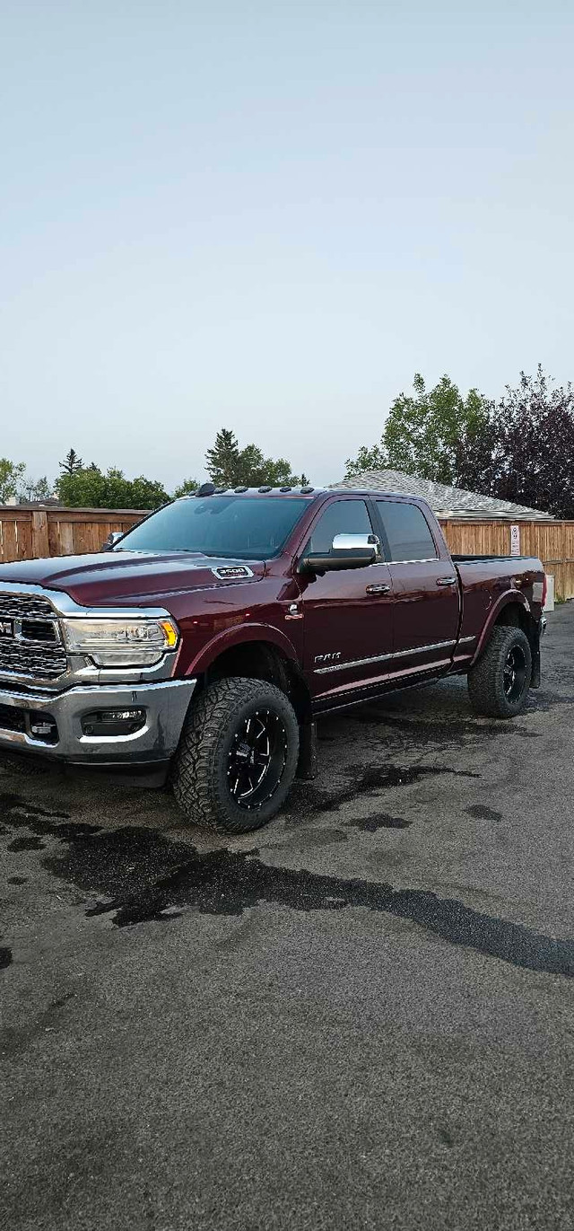 2019 Ram 3500 Crew Cab Diesel in Cars & Trucks in Calgary - Image 2