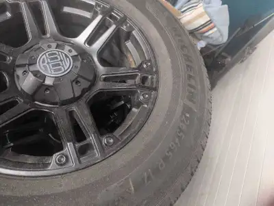 Set of Michelin X-Ice Snow tires. They have been driven roughly 8000 km's only but I sold my Canyon...