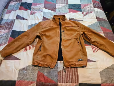 *IF THE AD IS UP IT'S AVAILABLE *I bought this Jacket at Mark's. I should have bought a large. The e...