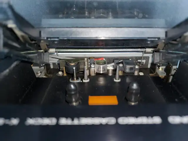 YAMAHA NATURAL SOUND K 950 STEREO CASSETTE DECK METAL JAPAN in General Electronics in Markham / York Region - Image 3