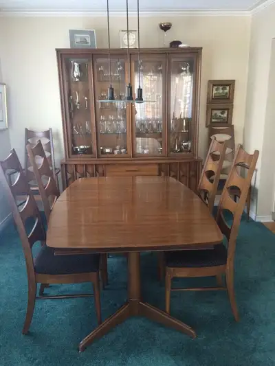 Ensemble de salle à manger/Dining Room Suite - Circa 1960's, View more