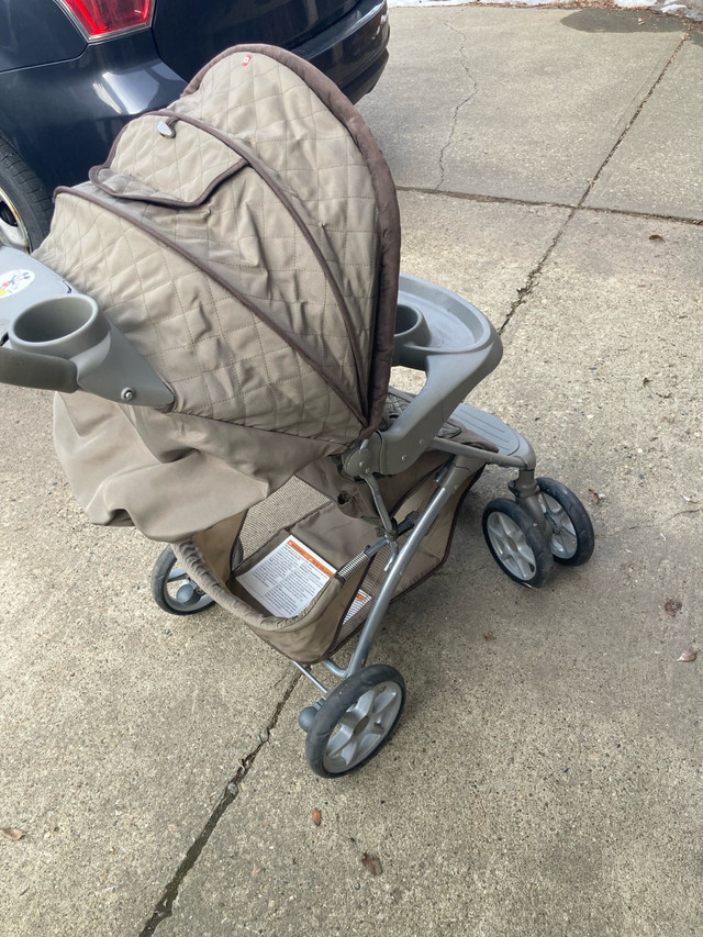 Stroller in Strollers, Carriers & Car Seats in Strathcona County