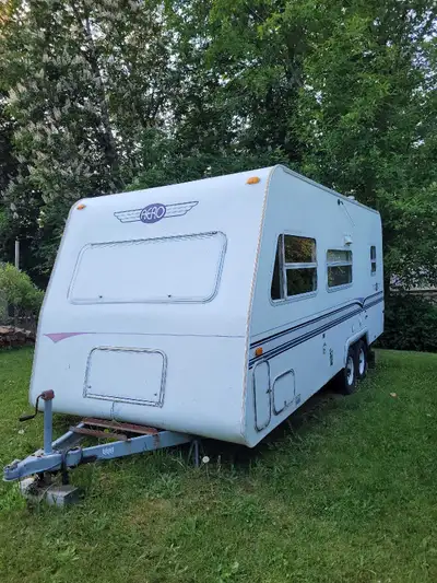 1997 Areo Travel Trailer 21 RBH. 21 feet long with bunkbeds in the rear. Has queen size dinnette/sle...