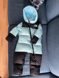 North face Snowsuit baby 6-12M 