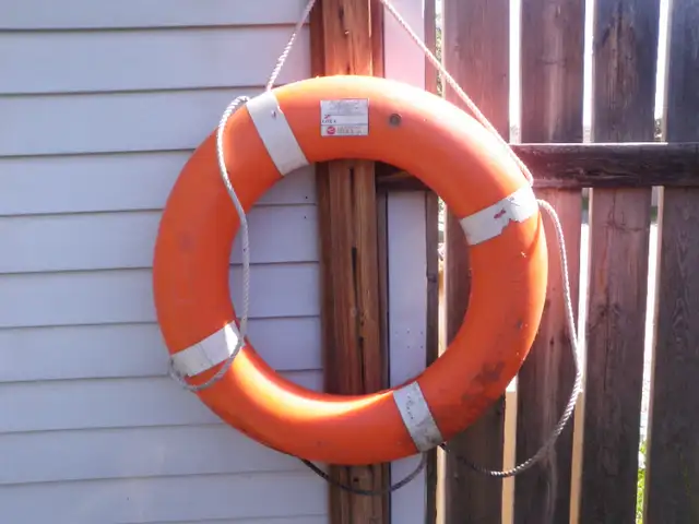 Boat/Dock Life saving Buoy in Boat Parts, Trailers & Accessories in Calgary - Image 2