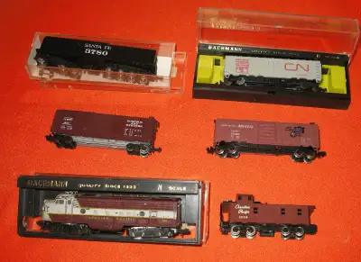 N Scale - Miniature Model Train Accessories as shown. One Canadian Pacific Diesel #510 plus 5 Rollin...
