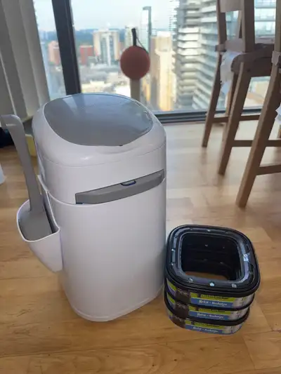 LitterLocker with 3 Refills – Like New! , View more