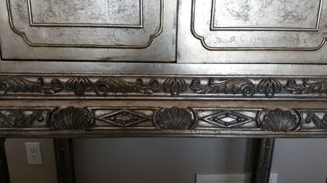 SILVER LEAF DOOR CABINET in Home Décor & Accents in Edmonton - Image 3