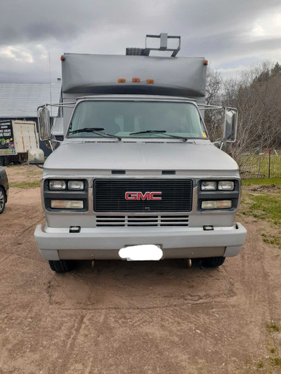 GMC 3500 HD Vandura