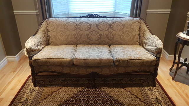 Anitque couch and chair in Couches & Futons in Peterborough - Image 4