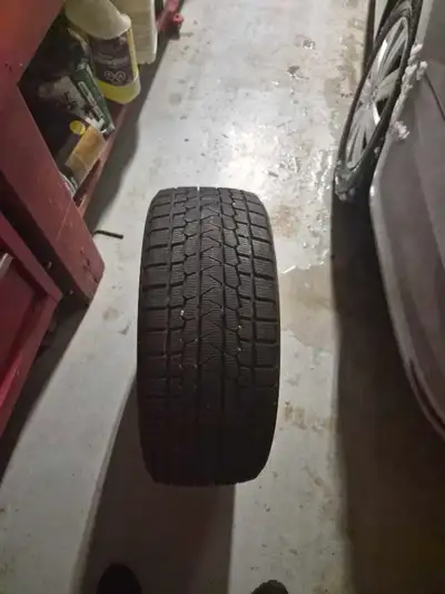 22 5 45 17. Pneus d'hiver neuf