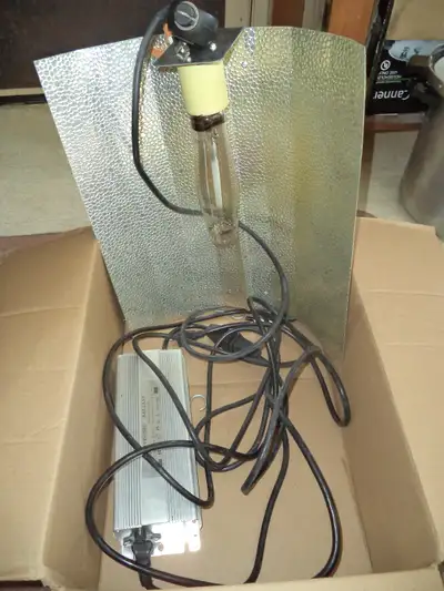 Grow Light 400 W with ballast and reflector, View more