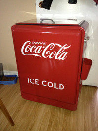 1930s retro Coca-Cola refrigerator.