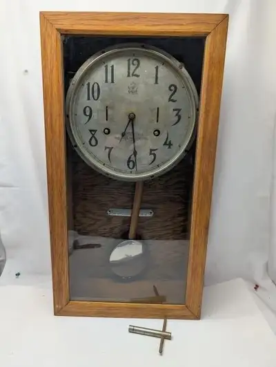 PARKER PICKERS- Due to size and glass front case this is only pick up in Mississauga. Comes with the...