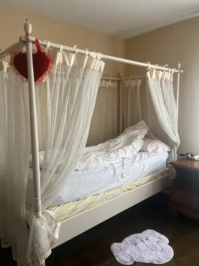 Beautiful girl's white single bed with post (solid wood and made in Korea). High quality look and fi...