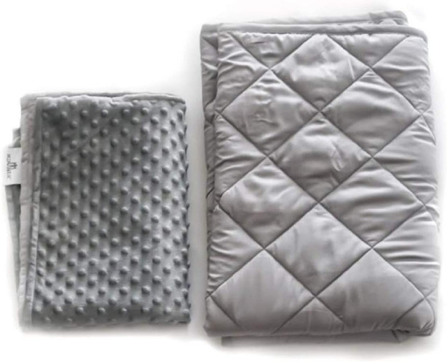Grey Cooling Bamboo Weighted Blanket 10 lbs, 40x60 in Other in Kitchener / Waterloo - Image 2