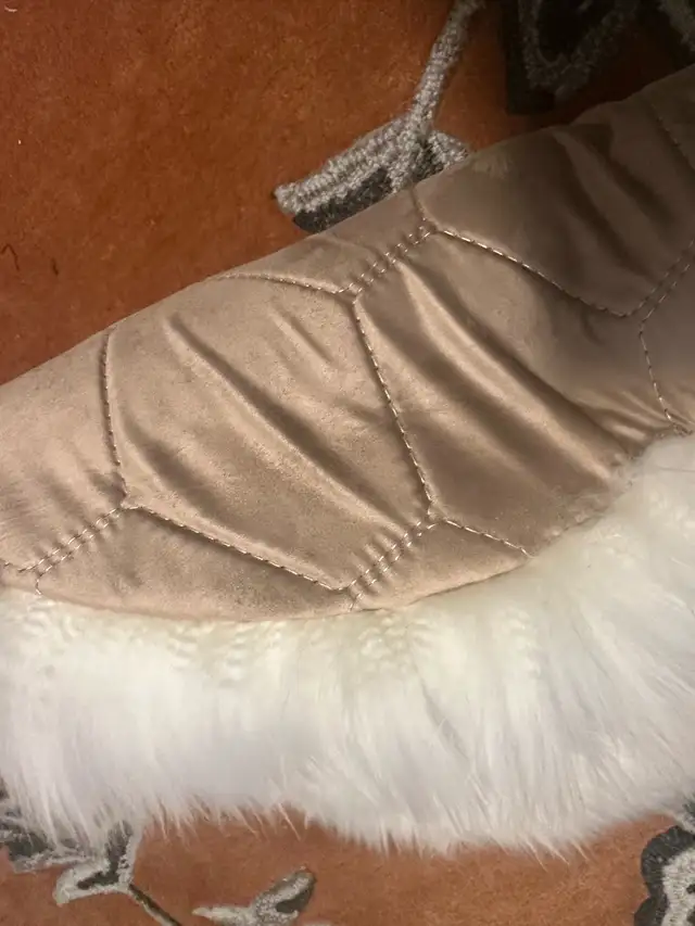 New 60cm sheepskin rug in Rugs, Carpets & Runners in Markham / York Region - Image 3