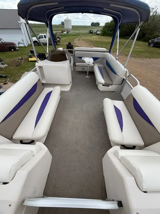 2007 Princecraft Pontoon vision 21L & trailer  in Powerboats & Motorboats in Moose Jaw - Image 4