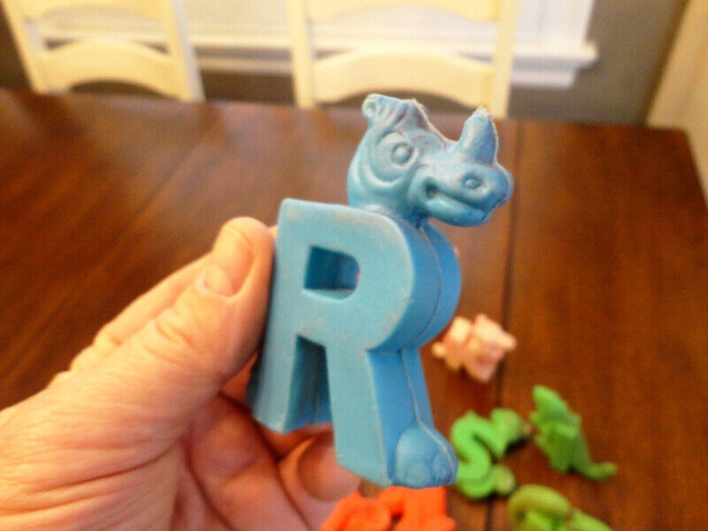 Vintage 1960's 40 Pc Toy Block, Letter Animal Puzzle Lot $10/all in Arts & Collectibles in Kitchener / Waterloo - Image 3