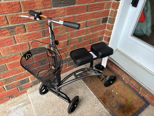 Knee Walker - barely used in Health & Special Needs in Ottawa