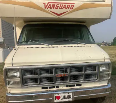 Looking for a reliable and classic motorhome to hit the open road? This Vanguard Class C Motorhome i...