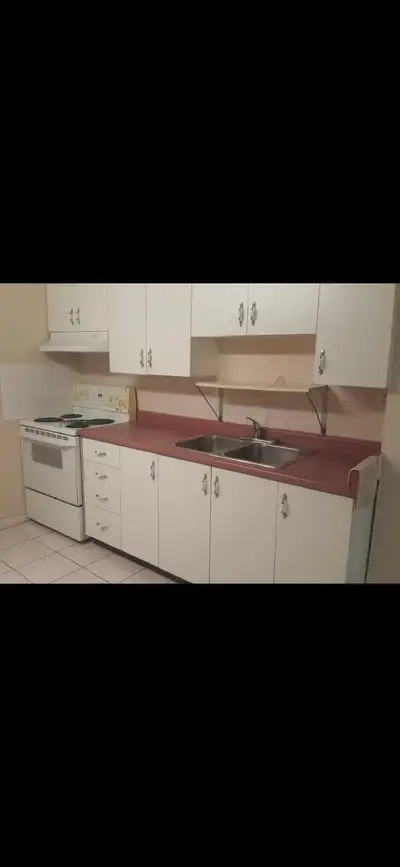 2 BEDROOM BASEMENT AVAILABLE NEAR SHERIDAN COLLAGE