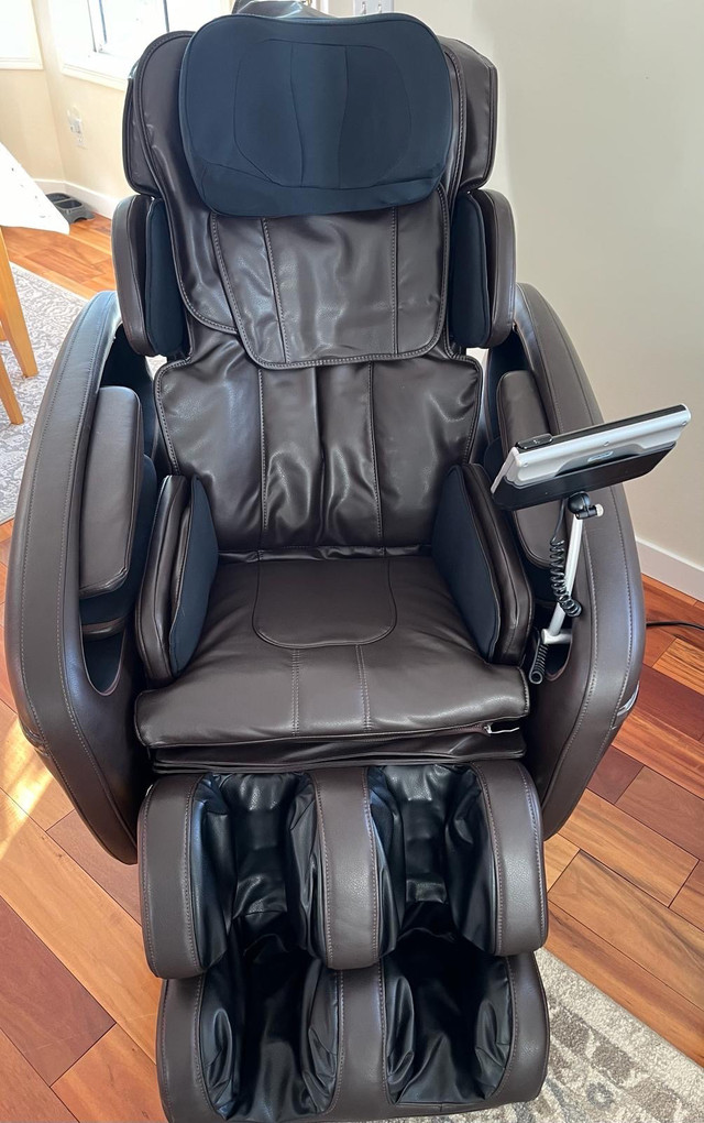 Leather Massage Chair in Chairs & Recliners in Calgary