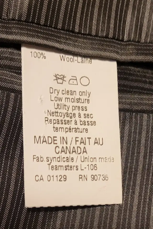 Men's XL Suit by Calvin Klein in Men's in Markham / York Region - Image 9