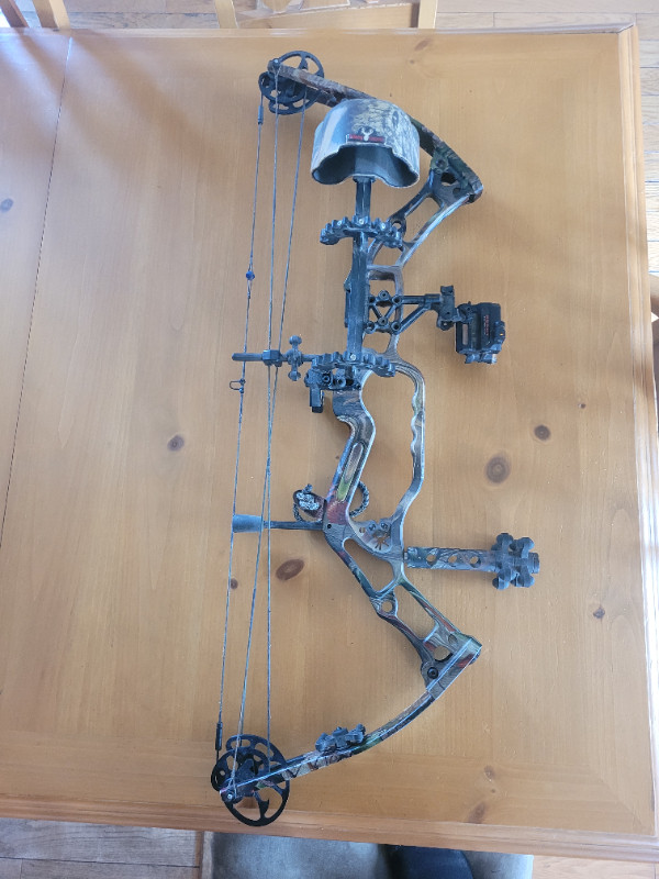 APA Mamba X1 compound bow in Fishing, Camping & Outdoors in Fredericton - Image 3