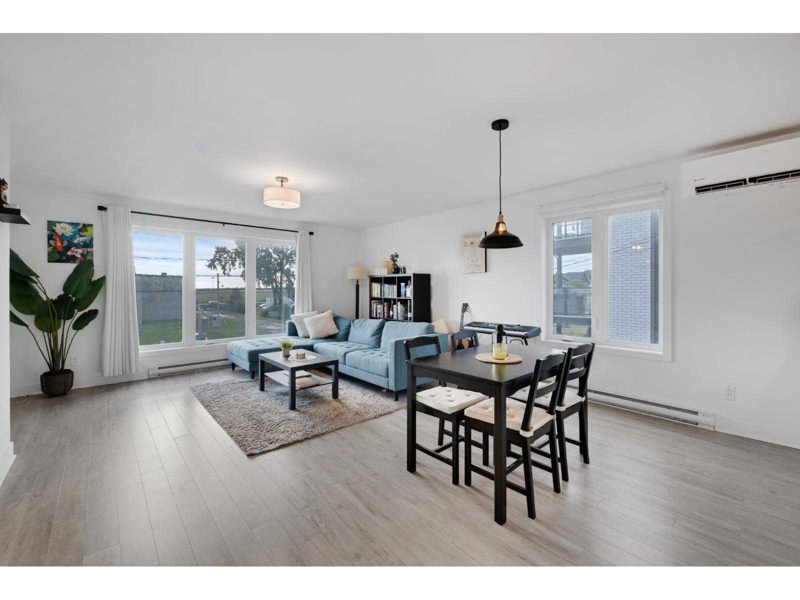 4 1/2 1er étage apartement d'un triplex au Blainville — photo 1