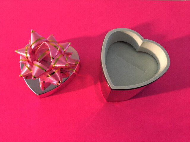 VALENTINE'S DAY Bonanza! - Heart-shaped ring boxes in Jewellery & Watches in Calgary - Image 2