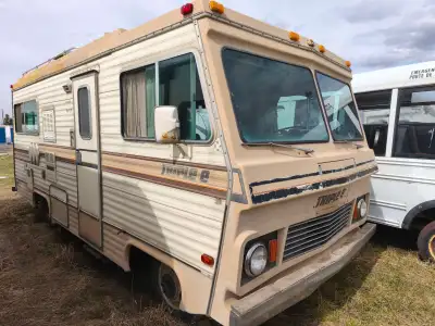 I bought this motorhome as a winter project to work on, finished part of the roof however there is s...