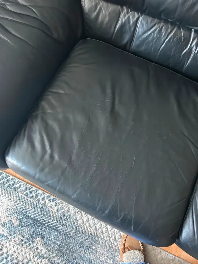 2 leather love seats in Couches & Futons in West Island - Image 3