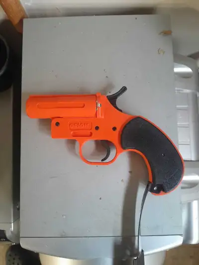 12 gauge flare gun Port Dover