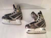 CCM CUSTOM 01 HOCKEY SKATES YOUTH SIZE 12