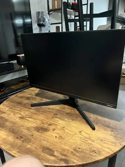 Moniteur 24 pouces Samsung 75hz, View more