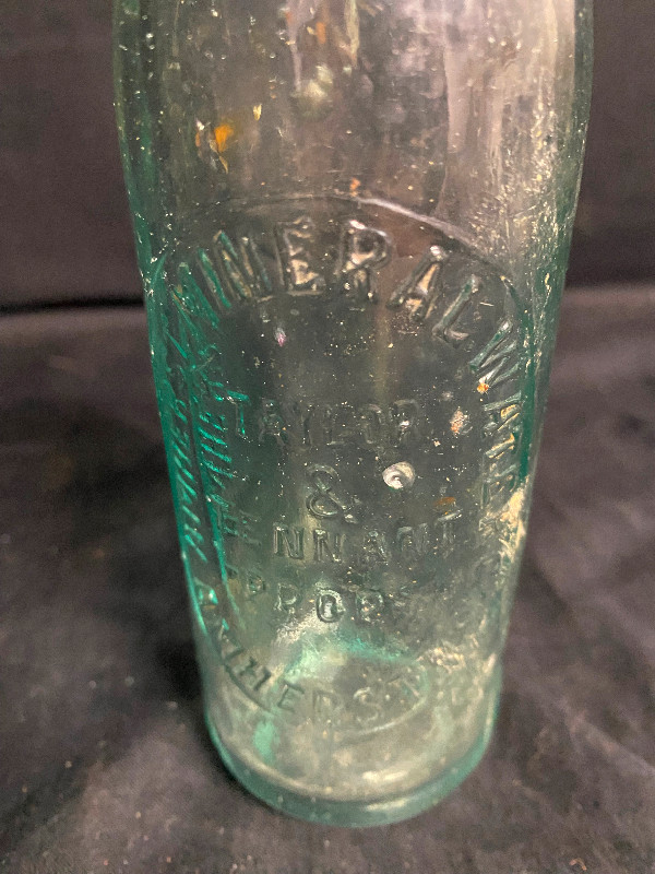 Amherst Mineral Water Bottle in Arts & Collectibles in Moncton - Image 2